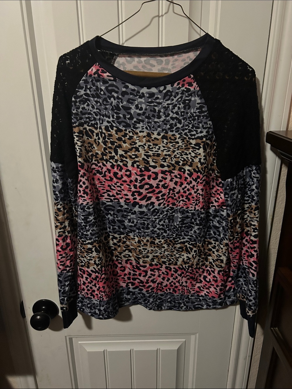 Source Unknown Leopard Print Long Sleeve Top with Black Lace Shoulders